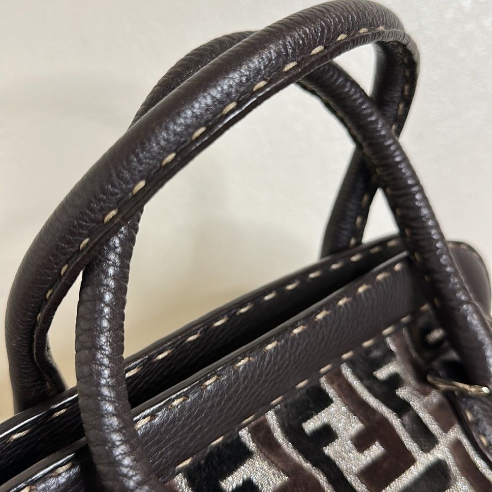 💯 Authentic Fendi Selleria Zucca Hsndbsg🍀 - Picture 14 of 16